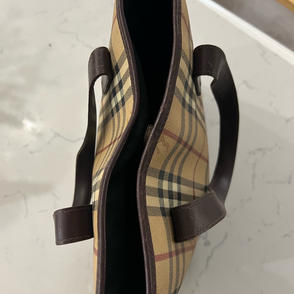 Burberry Full Leather , short handle, Medium size - Picture 10 of 13